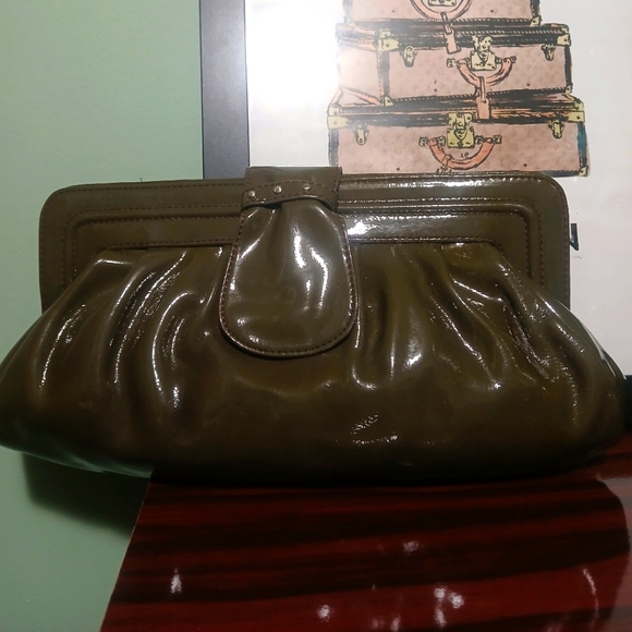NWOT Liz Claiborne Leather Clutch - Picture 1 of 10
